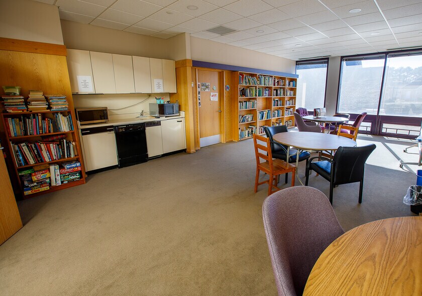 More Photos Of 3516 Covington Hwy, Decatur Office For Sale