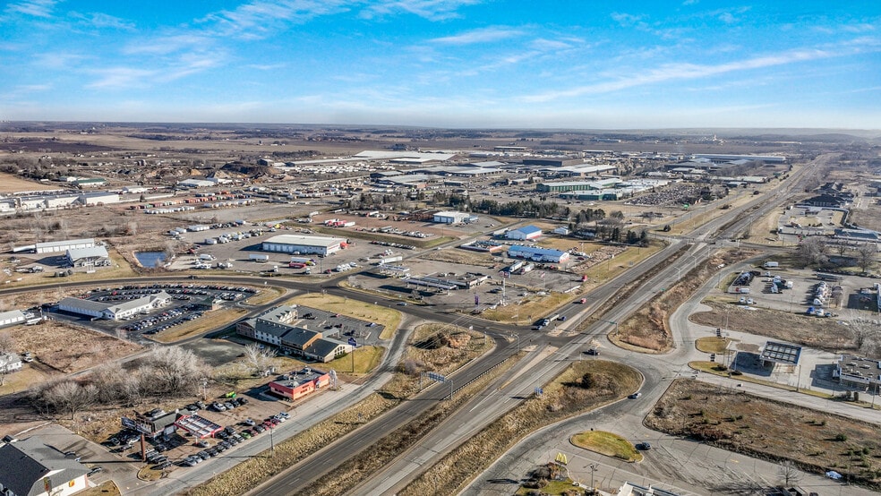 More Photos Of 6220 Texaco Dr, Eau Claire Restaurant For Sale