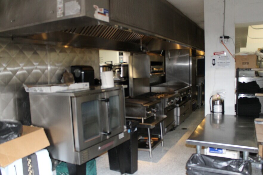 More Photos Of 7470 S Priest Dr, Tempe Restaurant For Sale