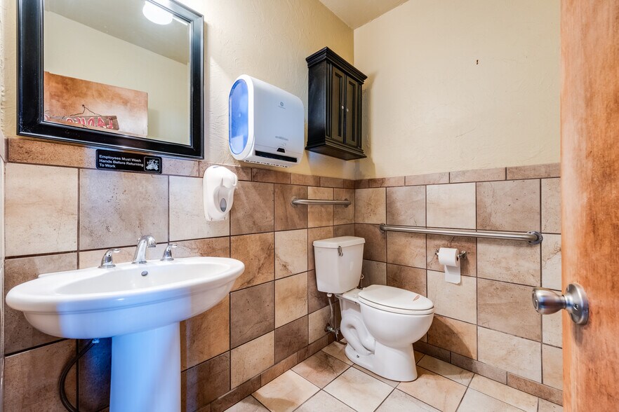 More Photos Of 7789 US-83, Wheeler General Retail For Sale