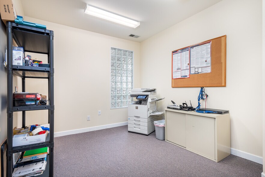 More Photos Of 8210 Village Harbor Dr, Cornelius Loft Creative Space For Sale