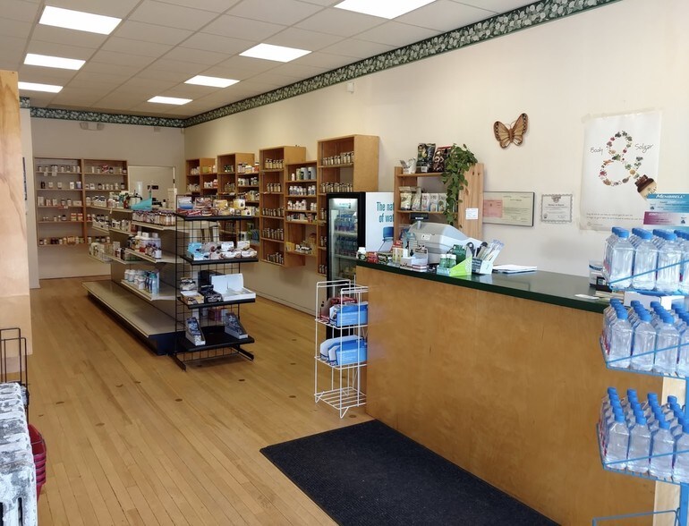 More Photos Of 10 Grace Ave, Great Neck Storefront Retail Office For Lease