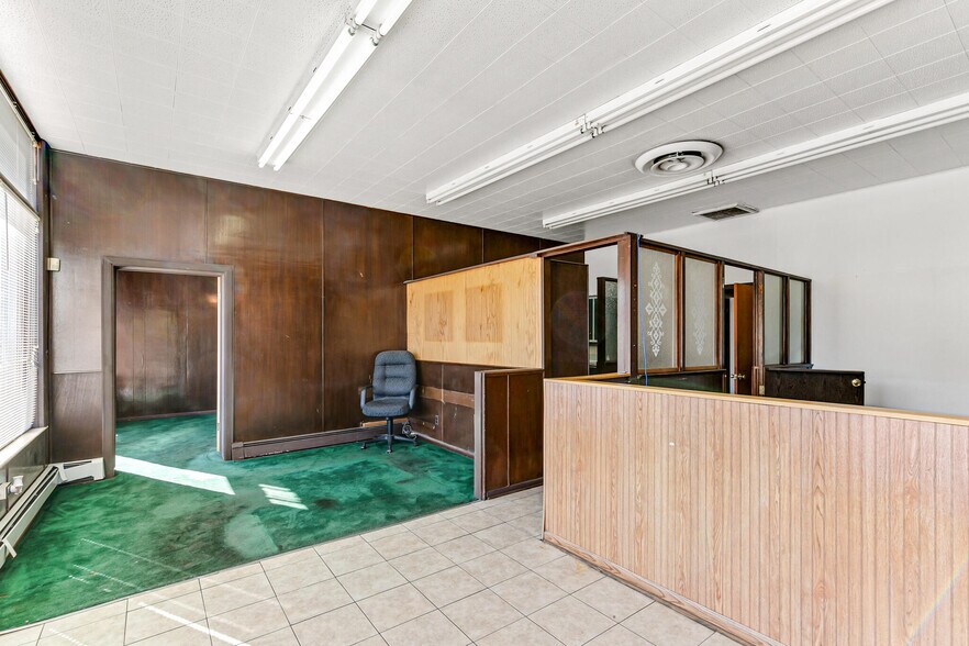 More Photos Of 3200 W 2nd Ave, Denver Office For Sale