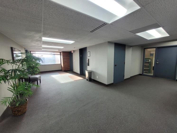 More Photos Of 3550 Lexington Ave N, Shoreview Medical For Lease