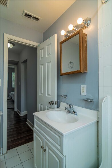 More Photos Of 2859 Denver St SE, Washington Apartments For Sale