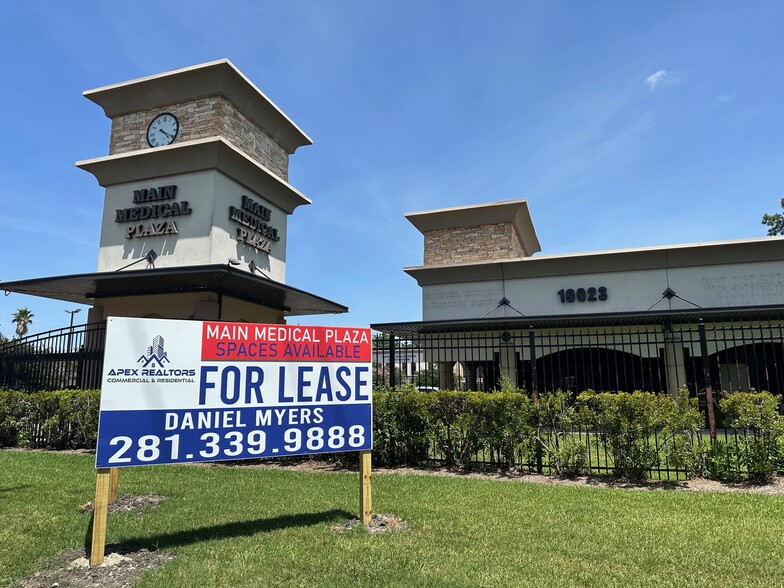 Primary Photo Of 10019 Main St, Houston Office For Lease