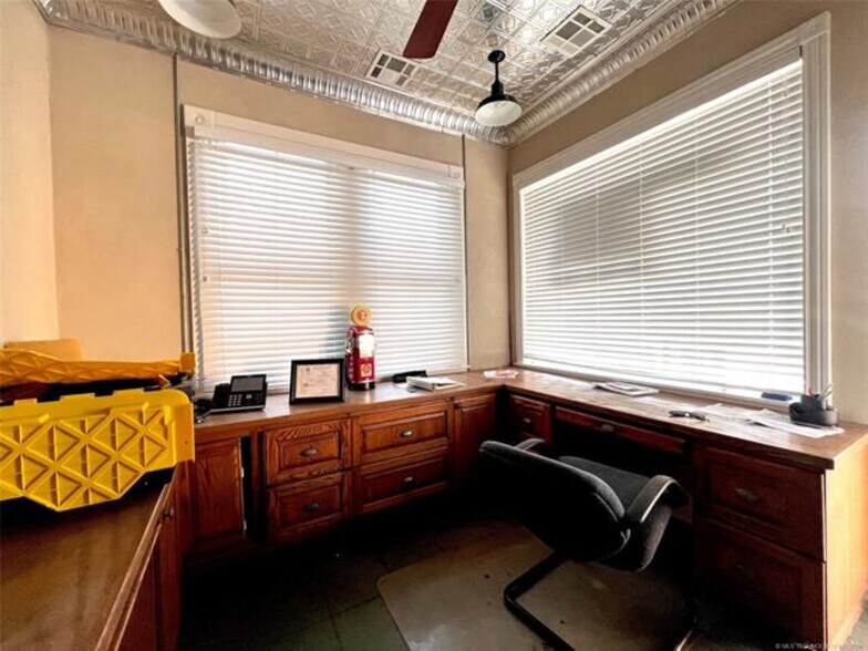 More Photos Of 2654 N Main St, Mcalester Office For Sale