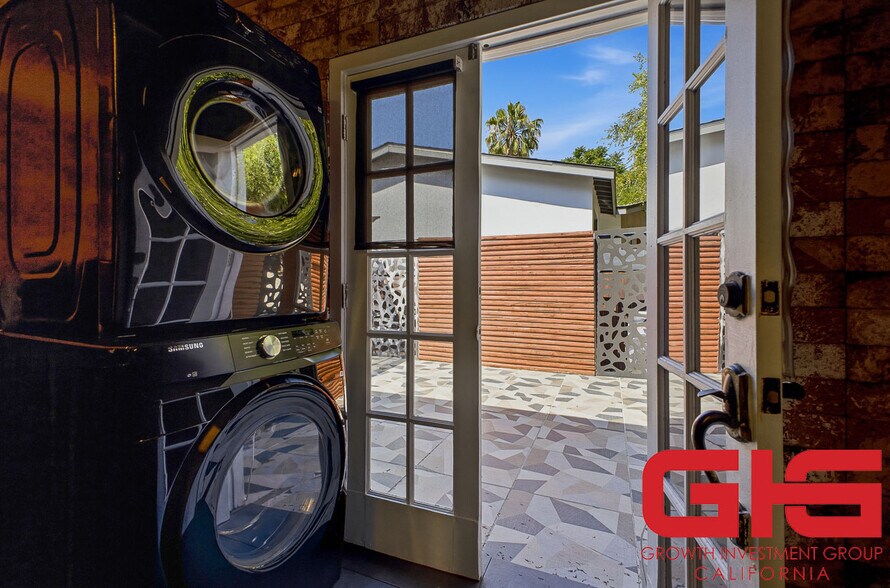 More Photos Of 261 N Oak Ave, Pasadena Multifamily For Sale
