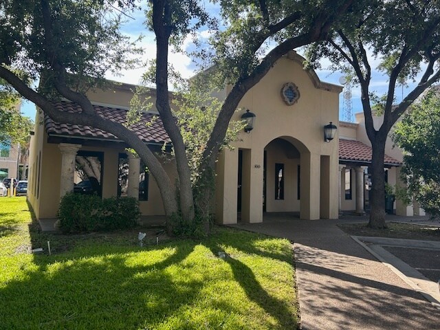 Primary Photo Of 104 Del Ct, Laredo Office For Lease