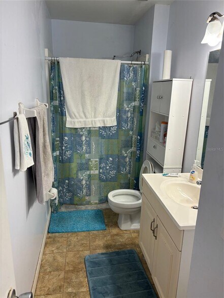 More Photos Of 3016 Avenue C, Holmes Beach Storefront Retail Residential For Sale