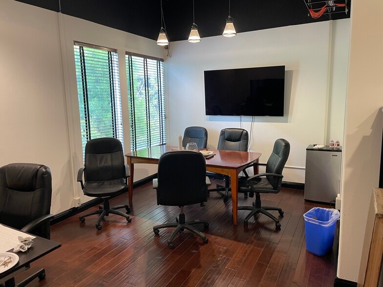 More Photos Of 115 N Hollywood Way, Burbank Loft Creative Space For Lease