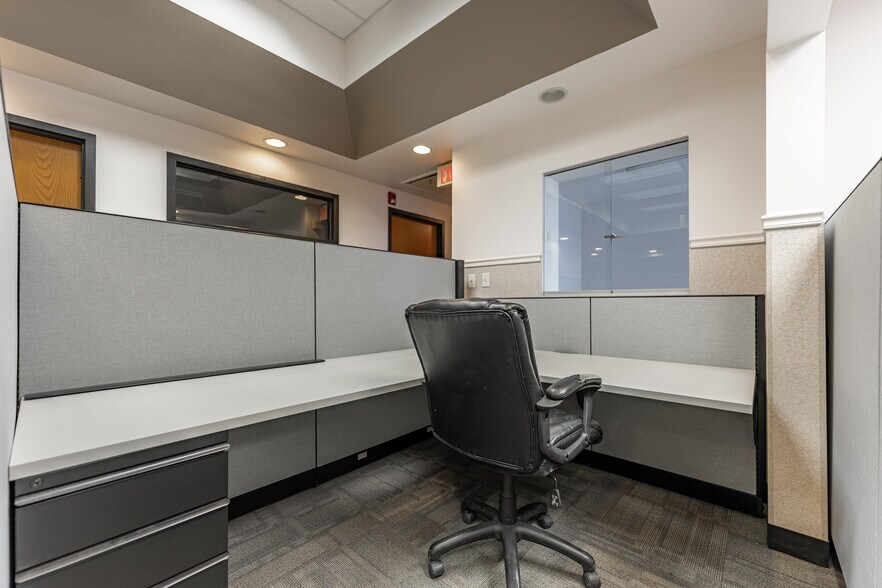 More Photos Of 5430 Saint Charles Rd, Berkeley Office For Sale