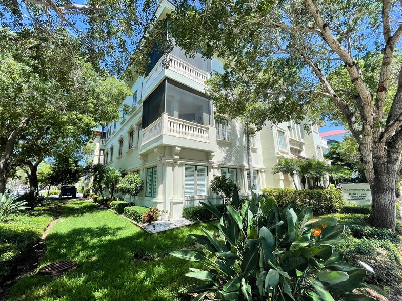 More Photos Of 750 11th St S, Naples Office Residential For Sale