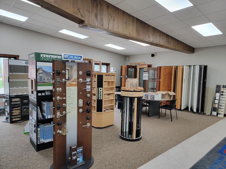 More Photos Of 240 Main St, Foley Warehouse For Lease