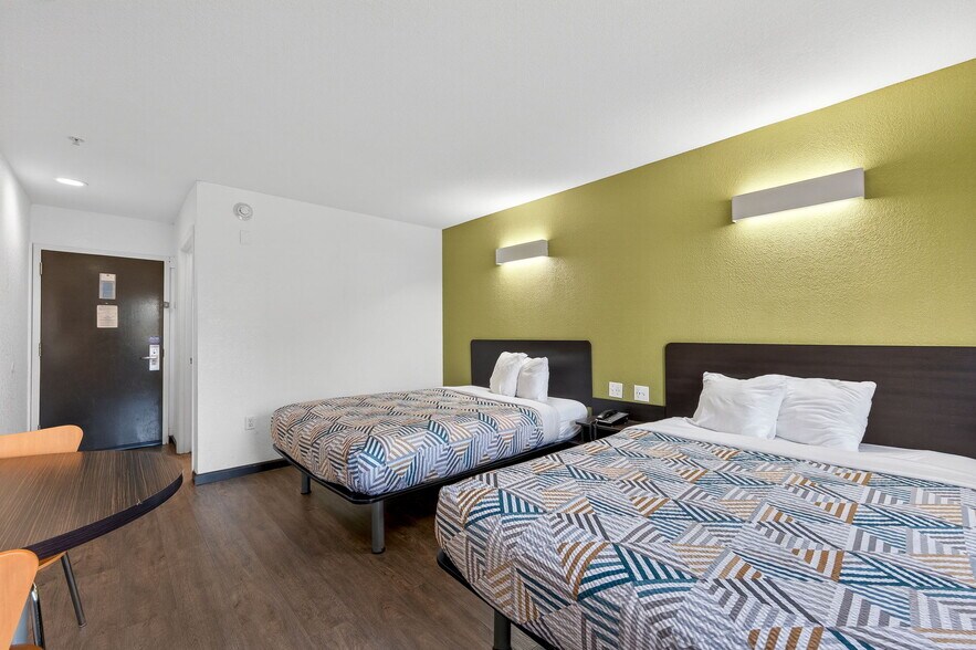 More Photos Of 1901 Broadcast St, Gastonia Hotel For Sale