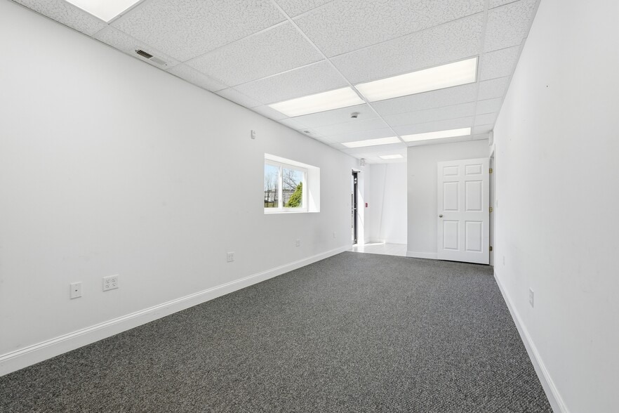 More Photos Of 9 Whalley Way, Southwick Warehouse For Lease