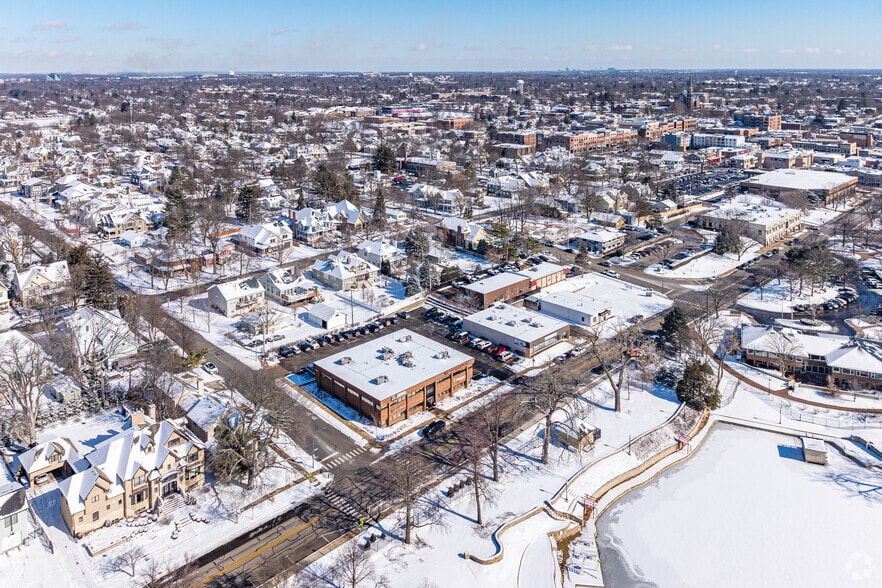 More Photos Of 445 W Jackson Ave, Naperville Medical For Lease