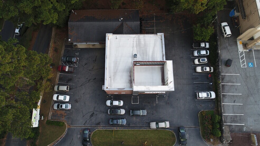 More Photos Of 2195 Briarcliff Rd NE, Atlanta Auto Repair For Sale