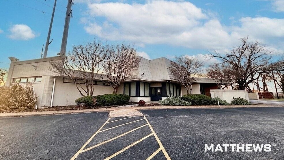Primary Photo Of 410 N Shiloh Rd, Garland Medical For Sale