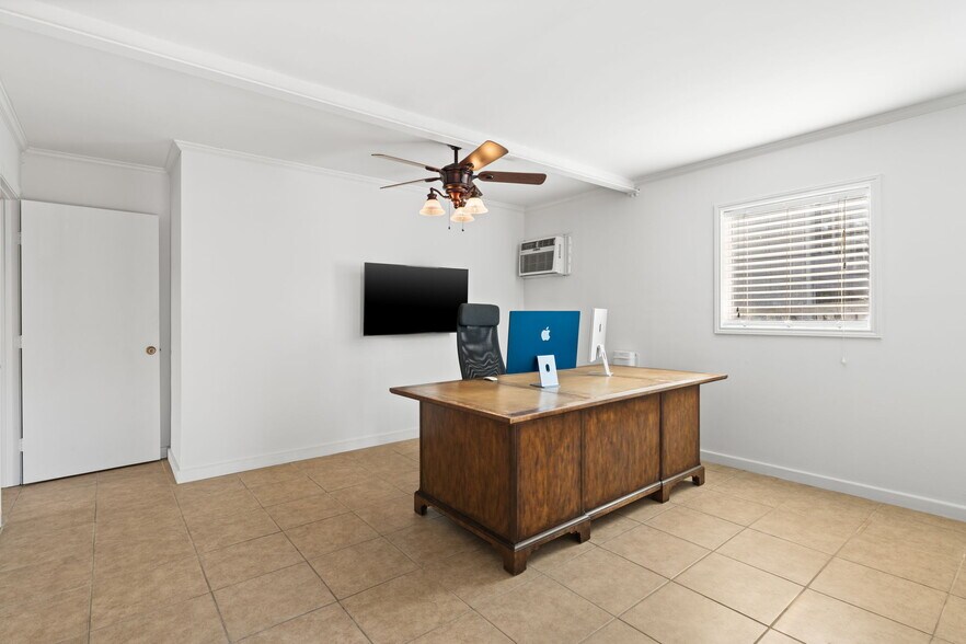 More Photos Of 1526 Heights Blvd, Houston Office For Lease