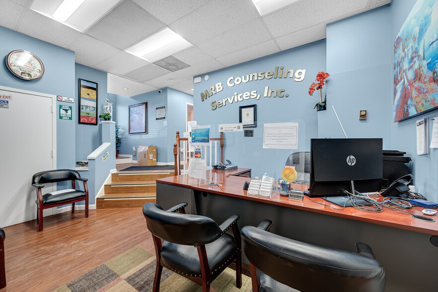 More Photos Of 101 Chestnut St, Gaithersburg Medical For Sale