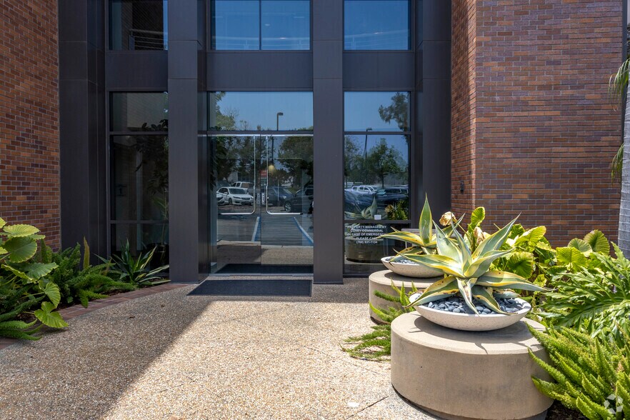 More Photos Of 2710 Loker Ave W, Carlsbad Office For Lease