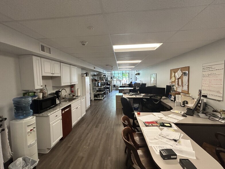 More Photos Of 581 N State Rd, Briarcliff Manor Village Storefront For Sale