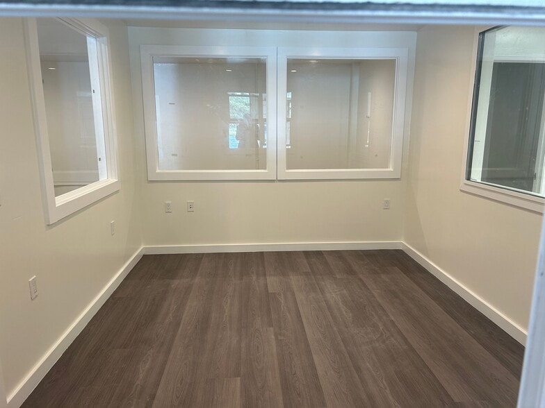More Photos Of 2398 Jerrold Ave, San Francisco Warehouse For Lease
