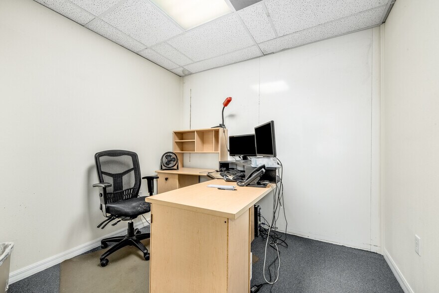 More Photos Of 902 E New Haven Ave, Melbourne Coworking Space