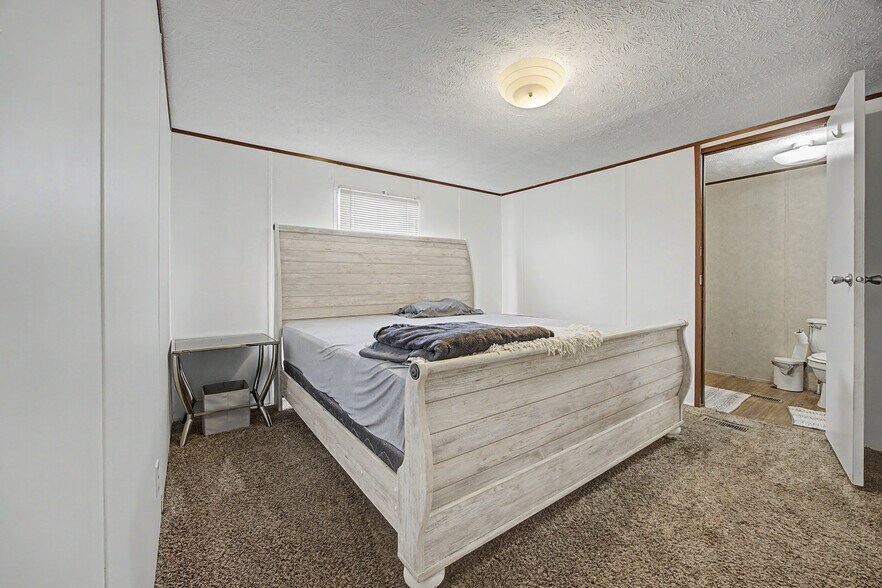 More Photos Of 14165 W Cooksey Rd, Crescent Industrial For Sale