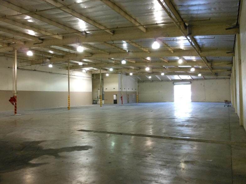 More Photos Of 15110 Nelson Ave, City of Industry Manufacturing For Lease