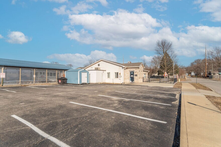 More Photos Of 789 E Morgan St, Martinsville Restaurant For Sale