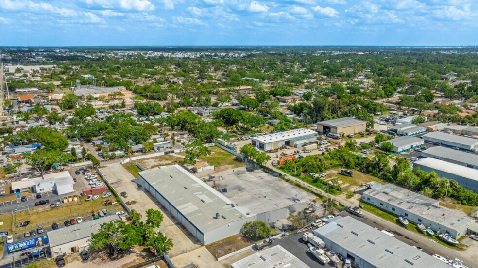 More Photos Of 4414 28th St, Bradenton Warehouse For Lease