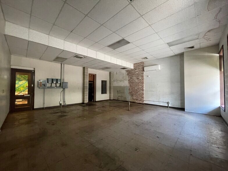 More Photos Of 1 N Hotel St, Honolulu Storefront For Lease