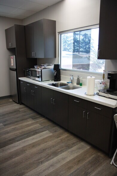 More Photos Of 221 W F St, Ontario Medical For Sale