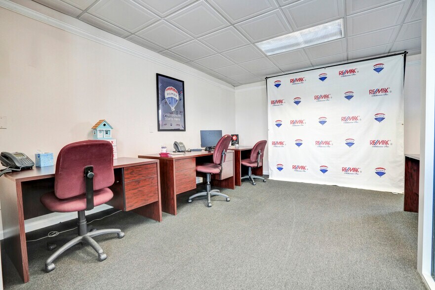 More Photos Of 1425 S Collegeville Rd, Collegeville General Retail For Lease