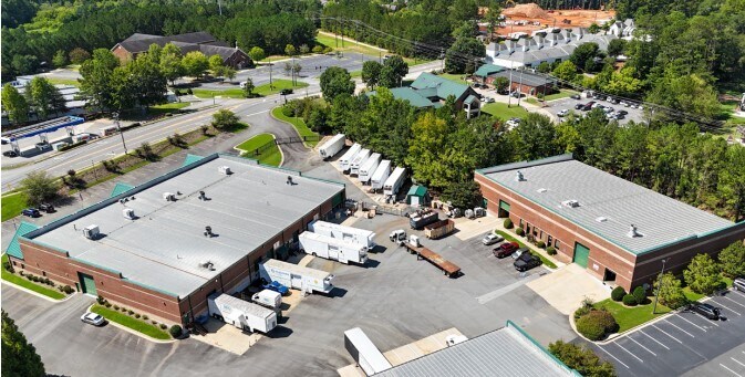 More Photos Of 227-229 Arnold Mill Rd, Woodstock Unknown For Lease