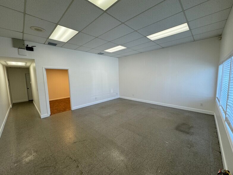 More Photos Of 6461 Garden Rd, Riviera Beach Industrial For Lease