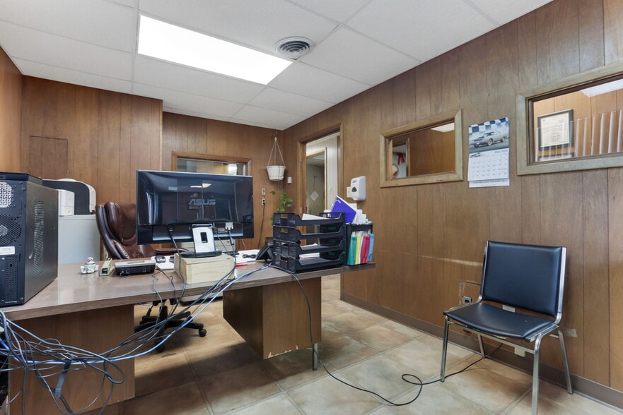 More Photos Of 2591 Harrison Rd, Columbus Warehouse For Sale