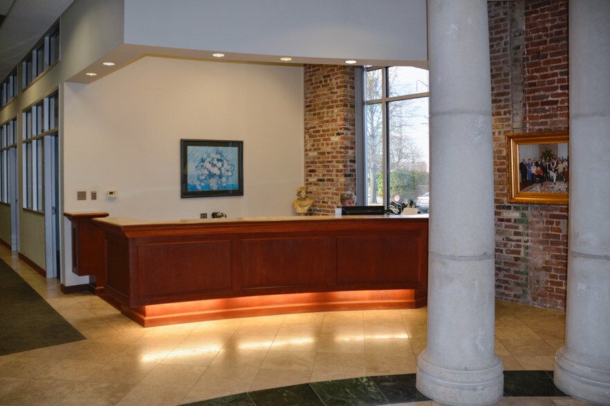 More Photos Of 1001 La Harpe Blvd, Little Rock Office For Sale