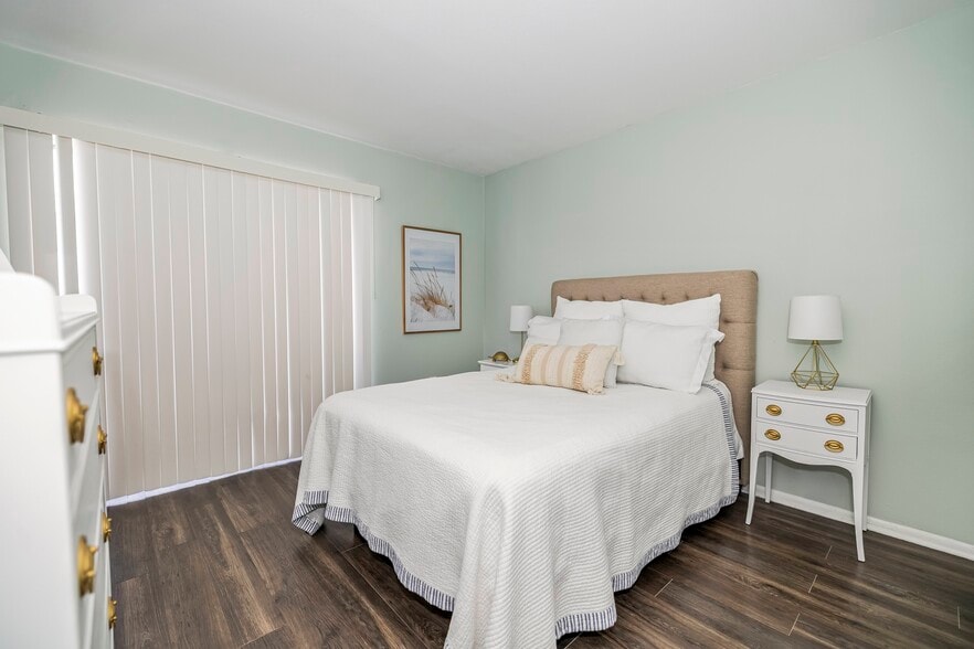 More Photos Of 701 1st St, Indian Rocks Beach Apartments For Sale