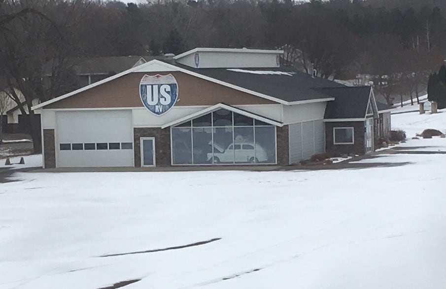 More Photos Of 3115 Oak Knoll Dr, Eau Claire Auto Dealership For Lease