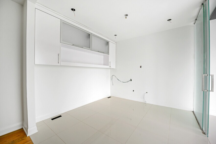 More Photos Of 11840 Keele St, Vaughan Office For Sale