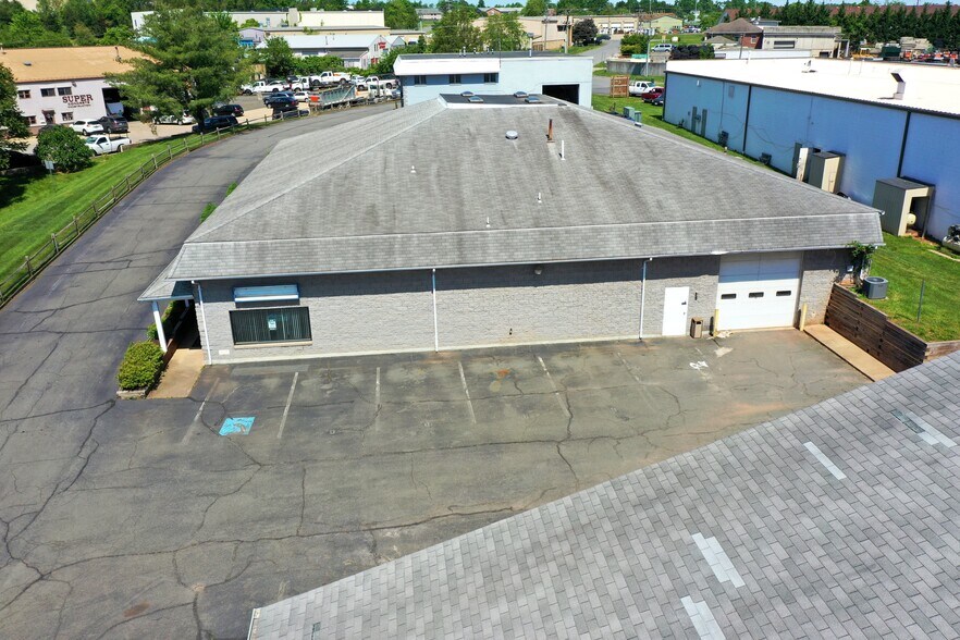 More Photos Of 9208 Venture Ct, Manassas Park Warehouse For Lease