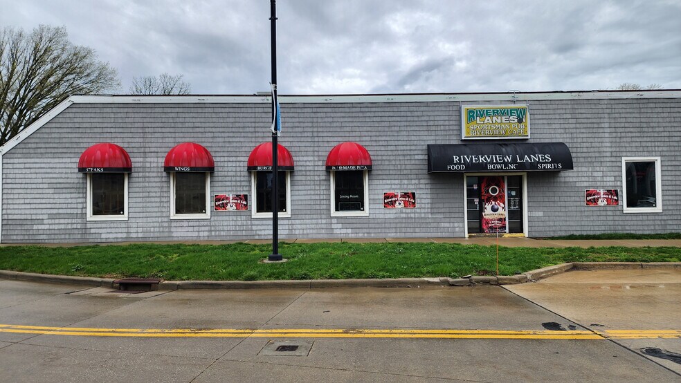 More Photos Of 125 Main St, Huron Bowling Alley For Sale