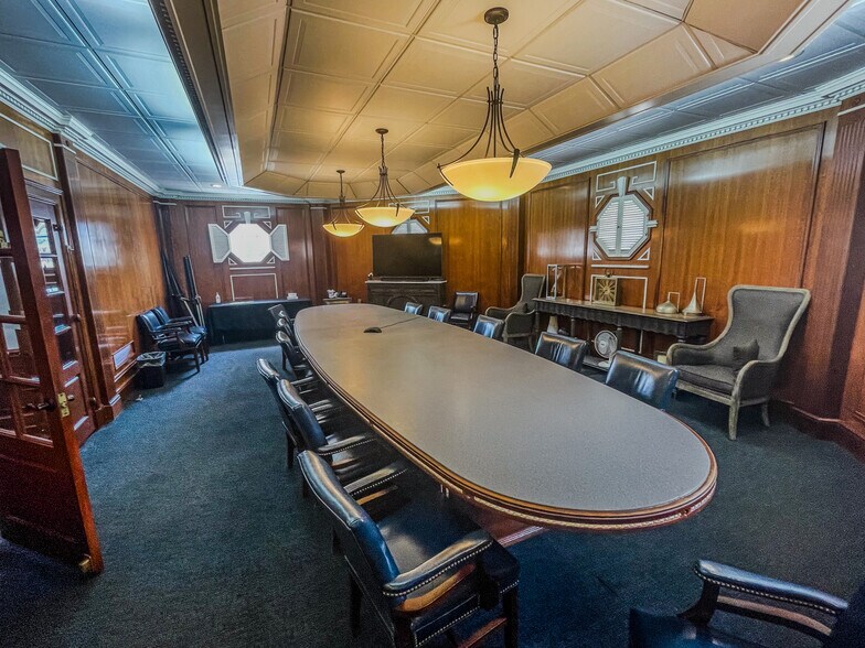 More Photos Of 502 W 6th St, Tulsa Office For Sale