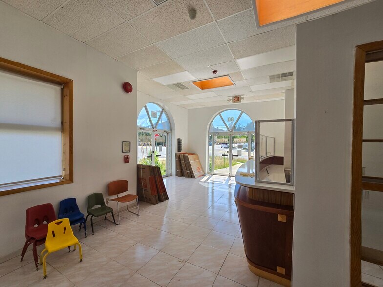 More Photos Of 80 Woodrow Rd, Staten Island Daycare Center For Lease