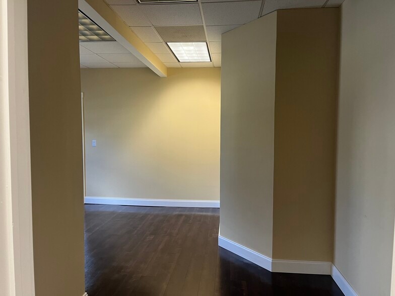 More Photos Of 335 Broad St, Clifton Office For Lease