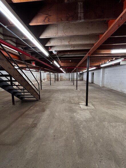 More Photos Of 7 Coryell St, Lambertville Freestanding For Lease