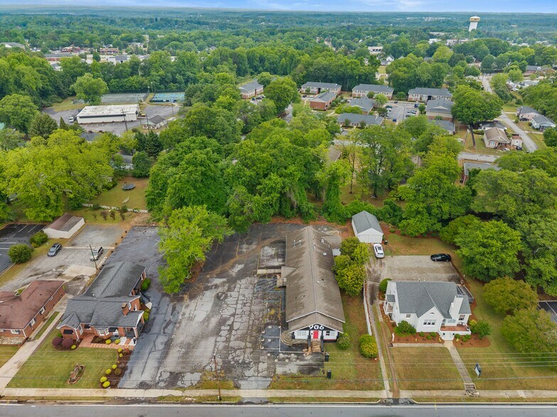More Photos Of 906 W Poinsett St, Greer Restaurant For Sale